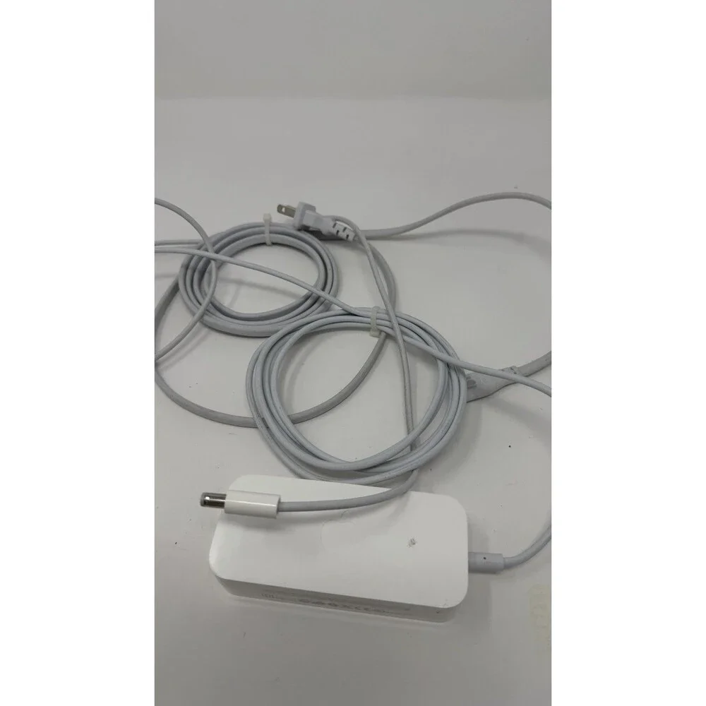 Apple Model A1202 Power Supply Input AC 100 -240V 50-60Hz 0.5A Output 12.V==1.8A